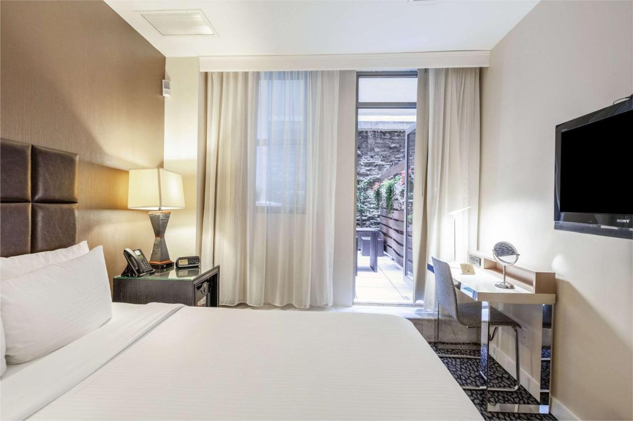 One Double Room Garden View