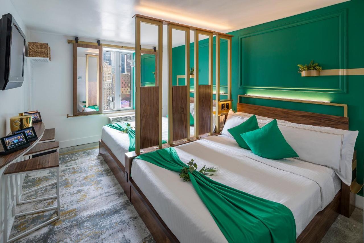 Elite Room Two Queen Beds Smoke