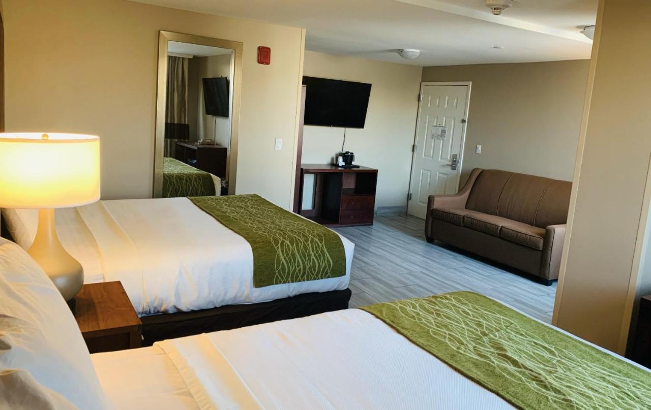Queen Suite Two Queen Beds Non-Smoking
