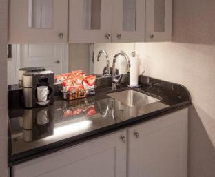 Metropolitan Suite