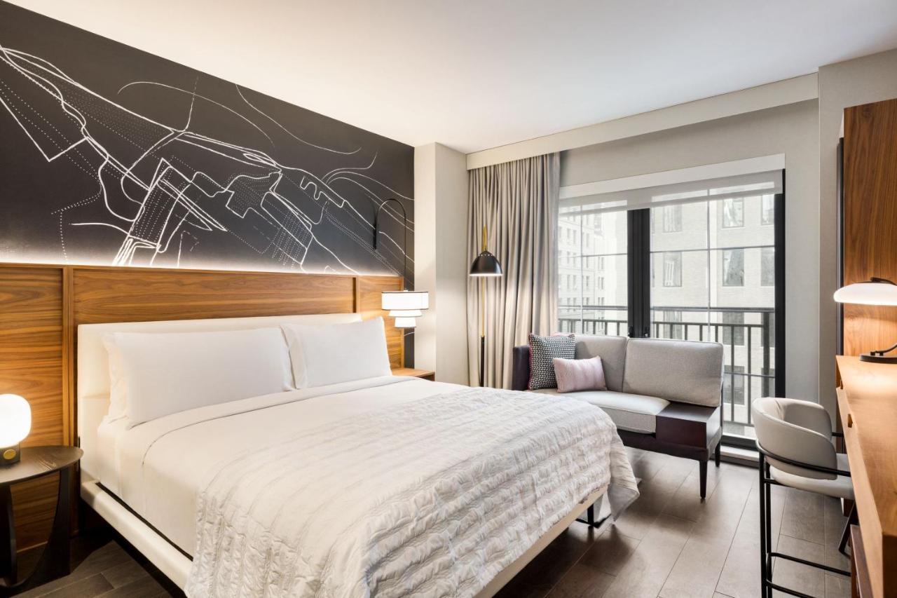 Deluxe King Room High Floor