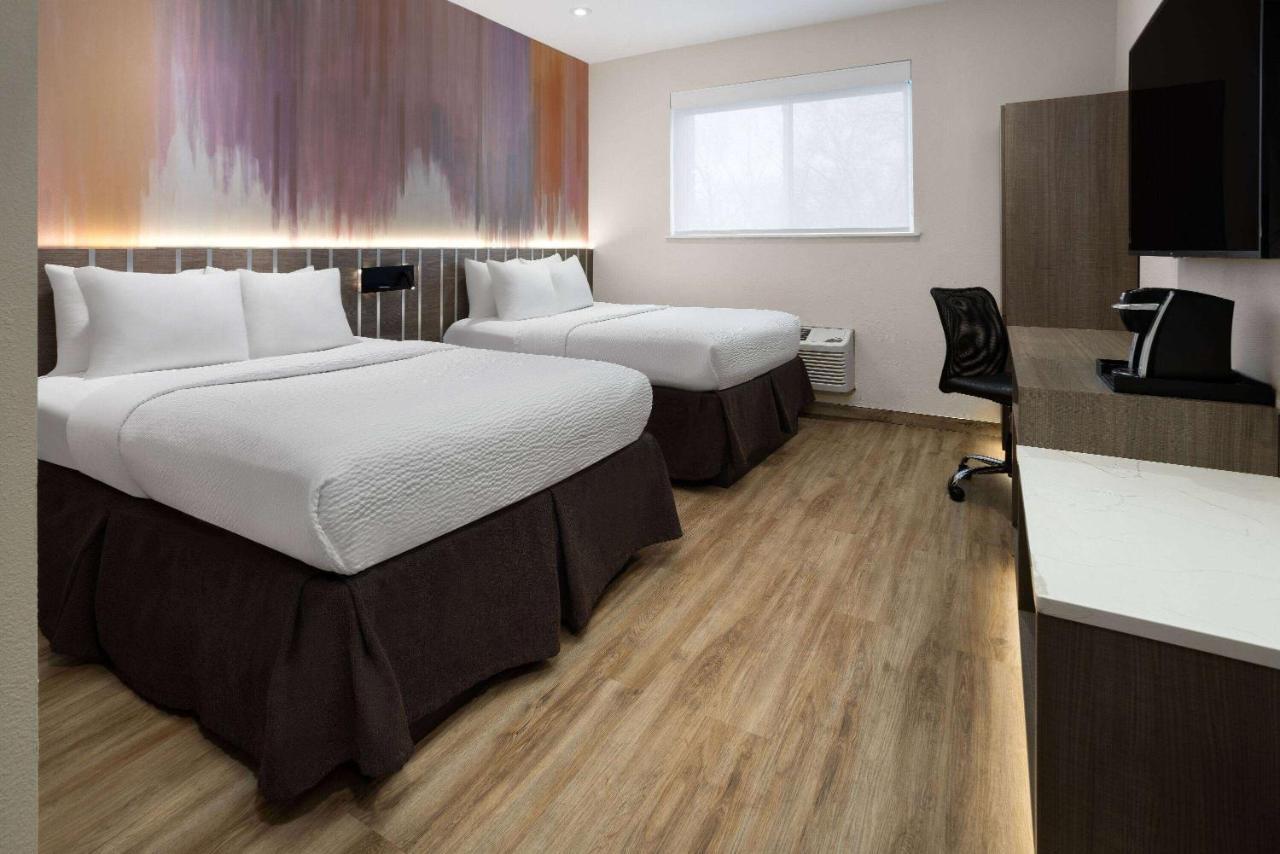 Double Room Two Double Beds Non-Smoking