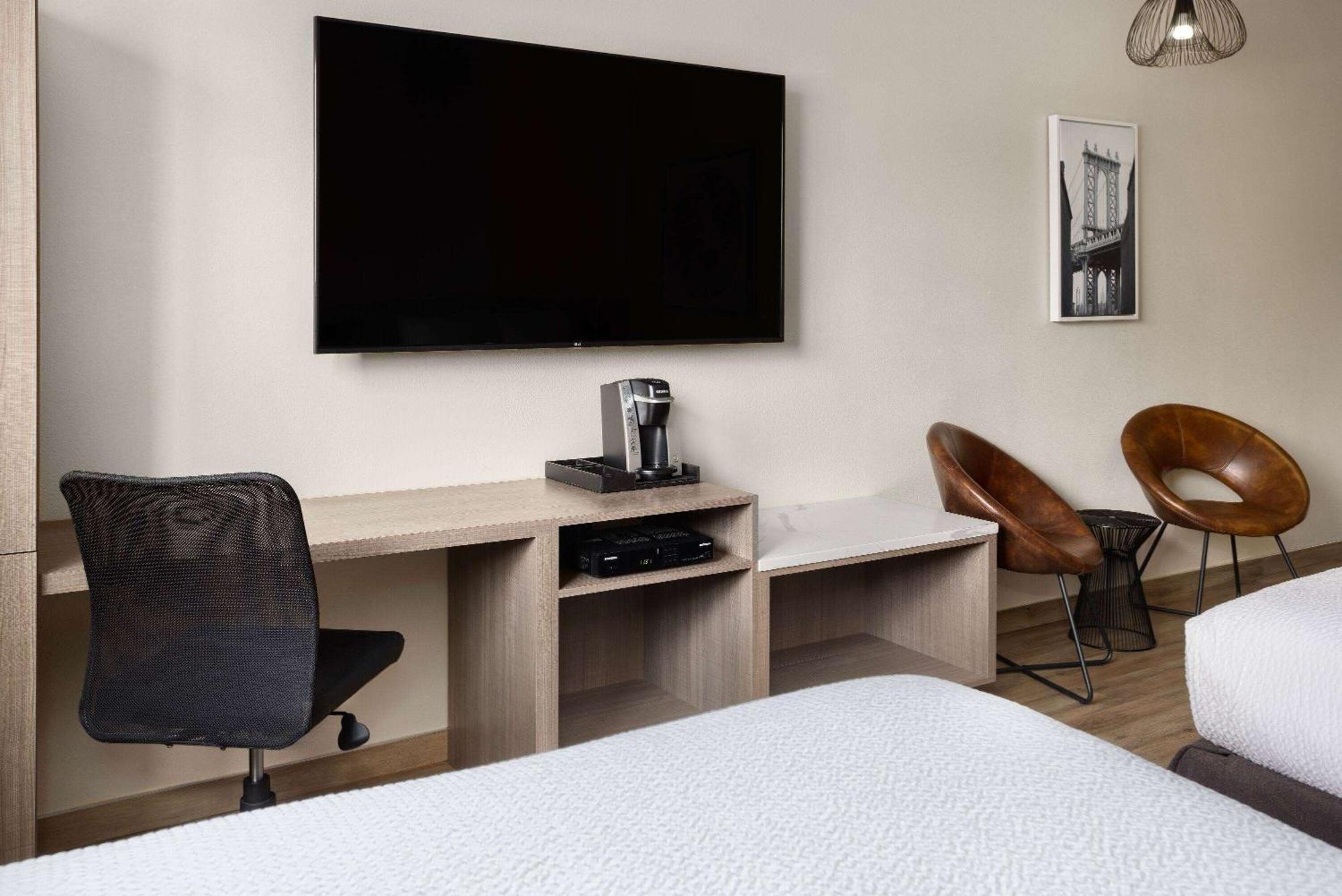 Double Room Two Double Beds Non-Smoking