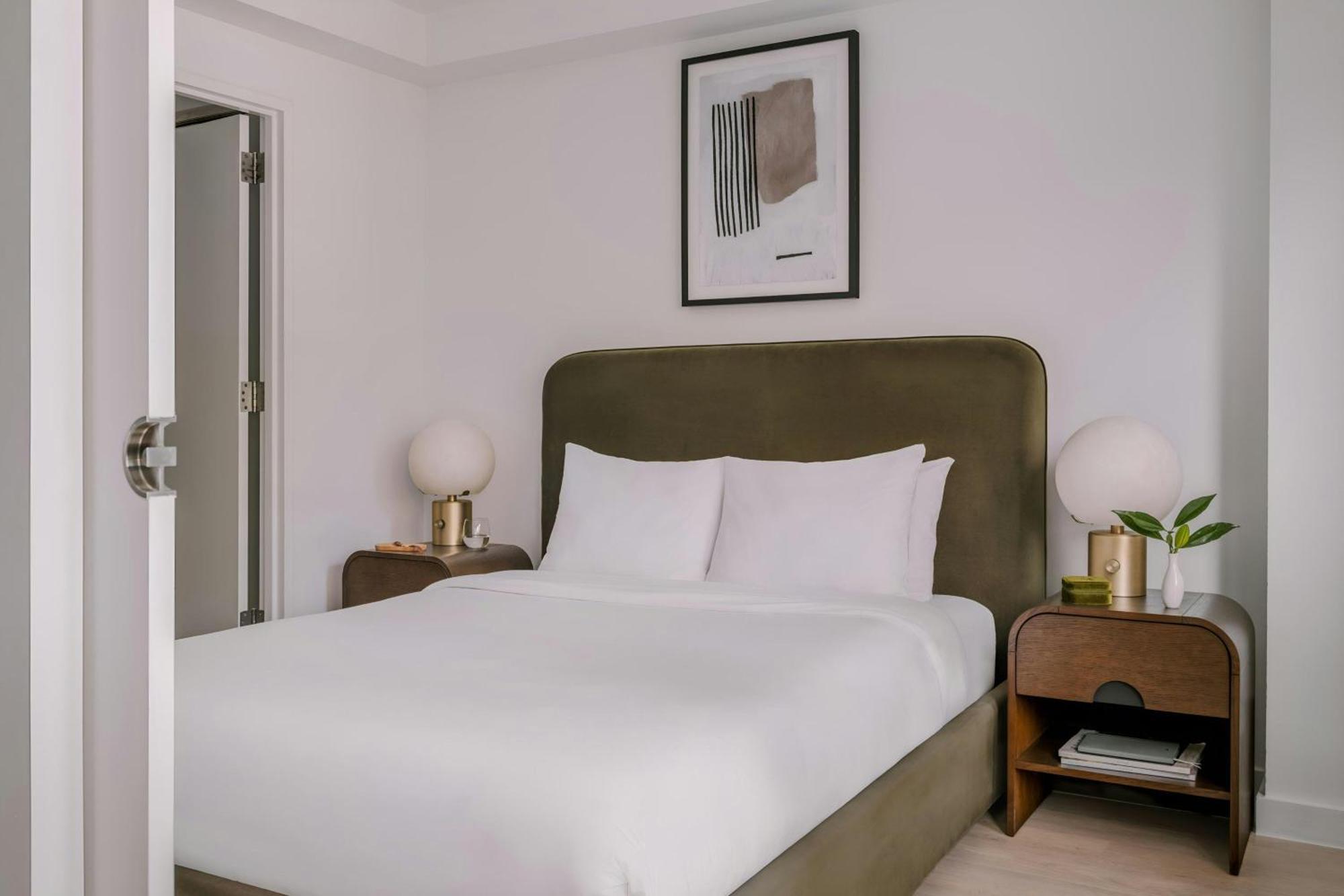 One-Bedroom Apartment Queen Sofa Bed