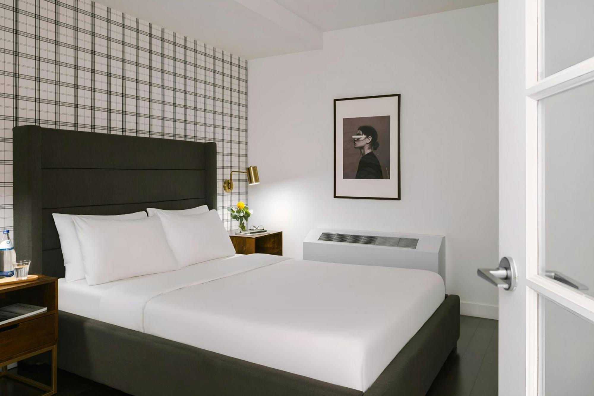 One-Bedroom Superior Apartment King or Queen Bed