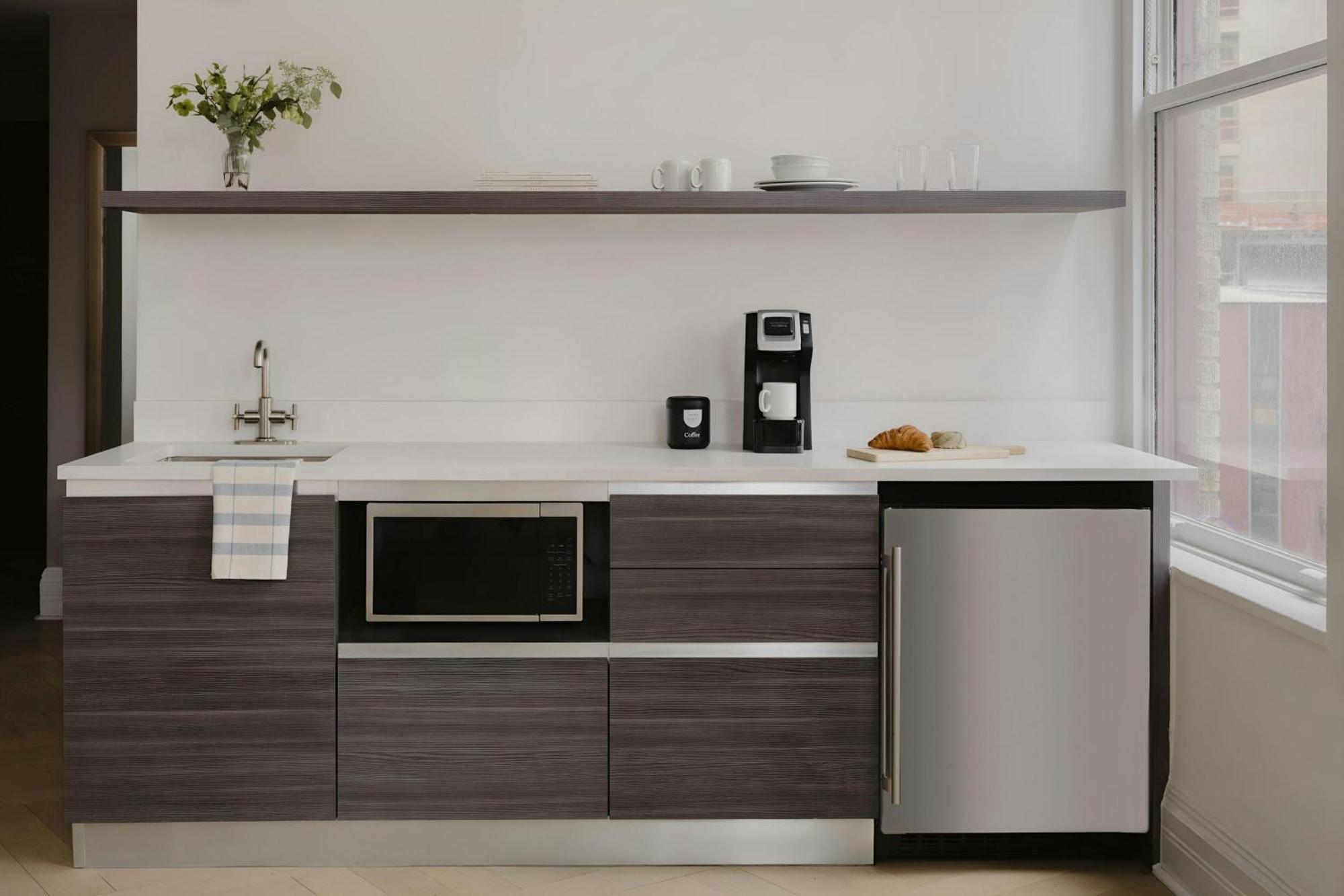 Spacious King Room Kitchenette