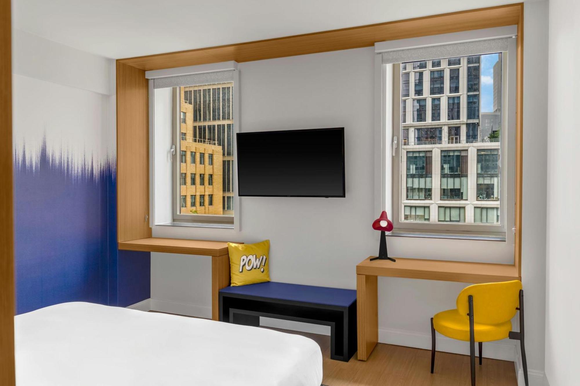 Suite 1 King Sofa bed Corner room