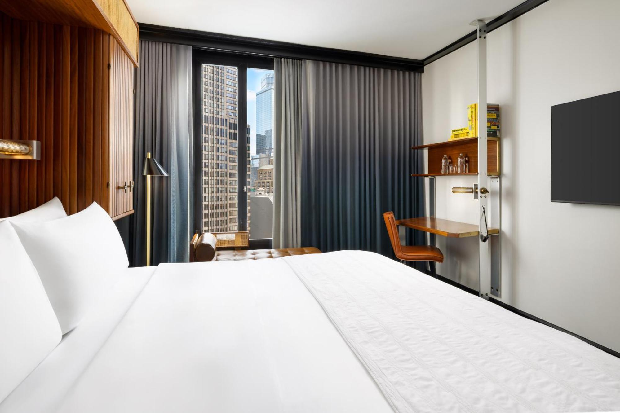 Classic King Room City View
