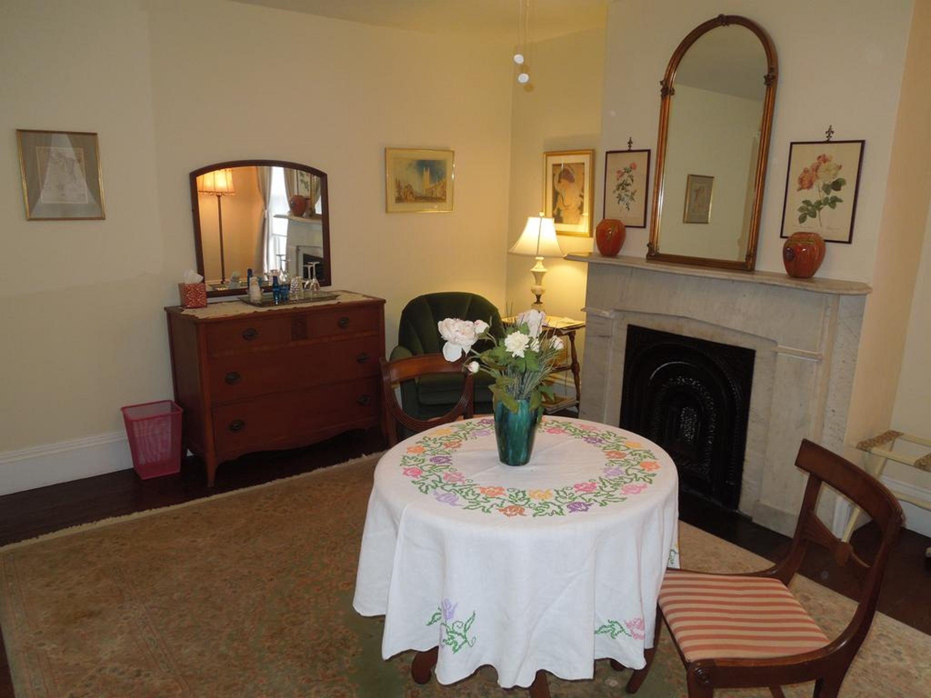 Queen Room