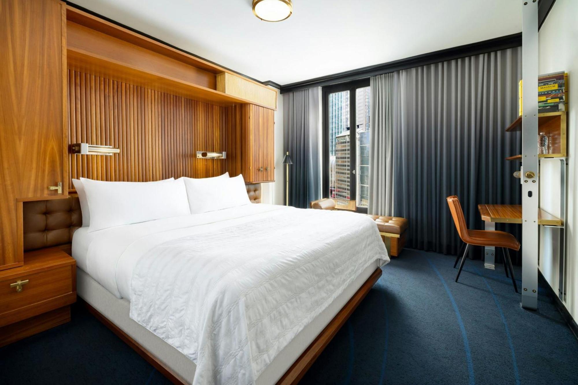 Classic King Room City View