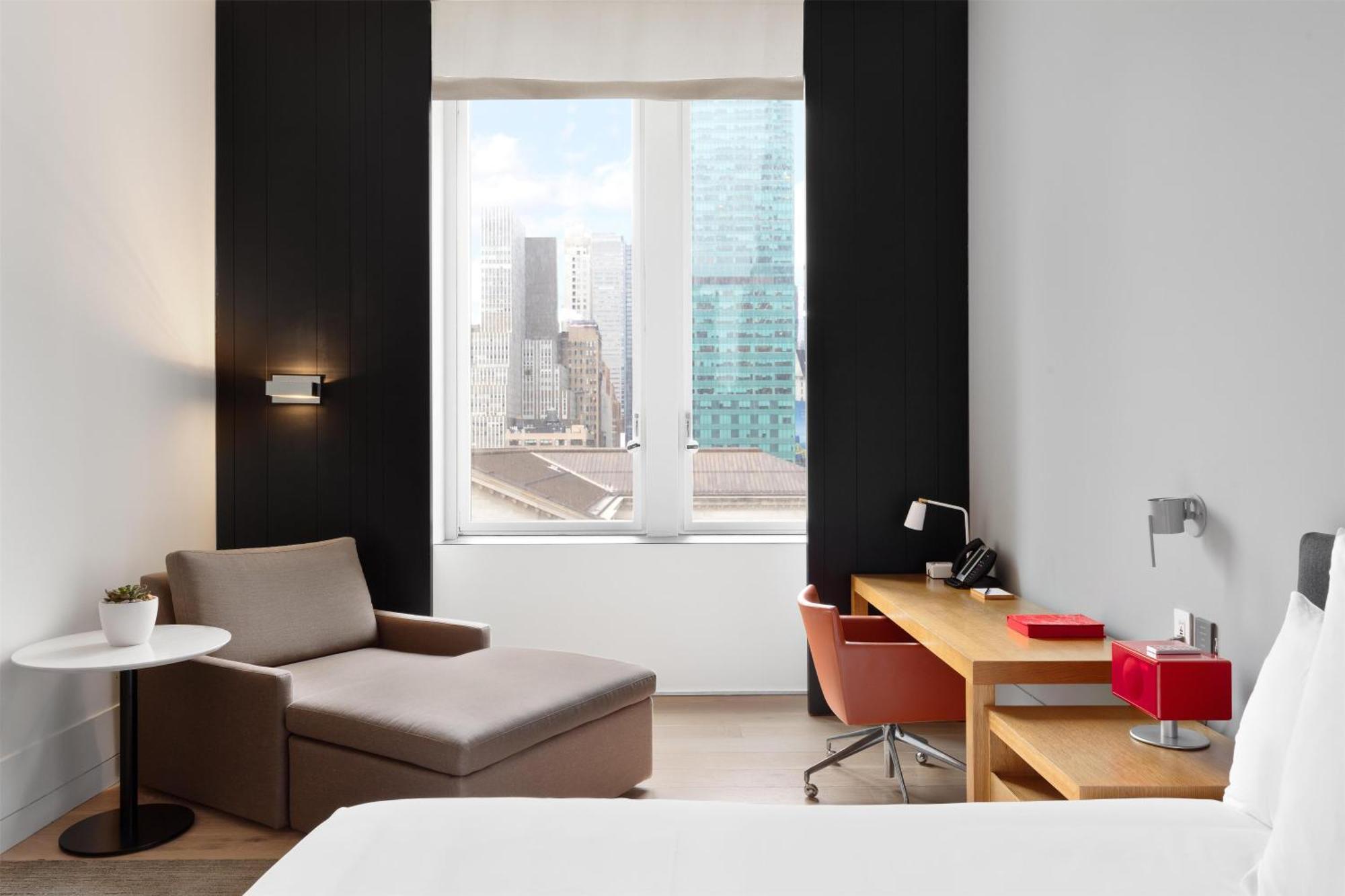 Deluxe King Room City View