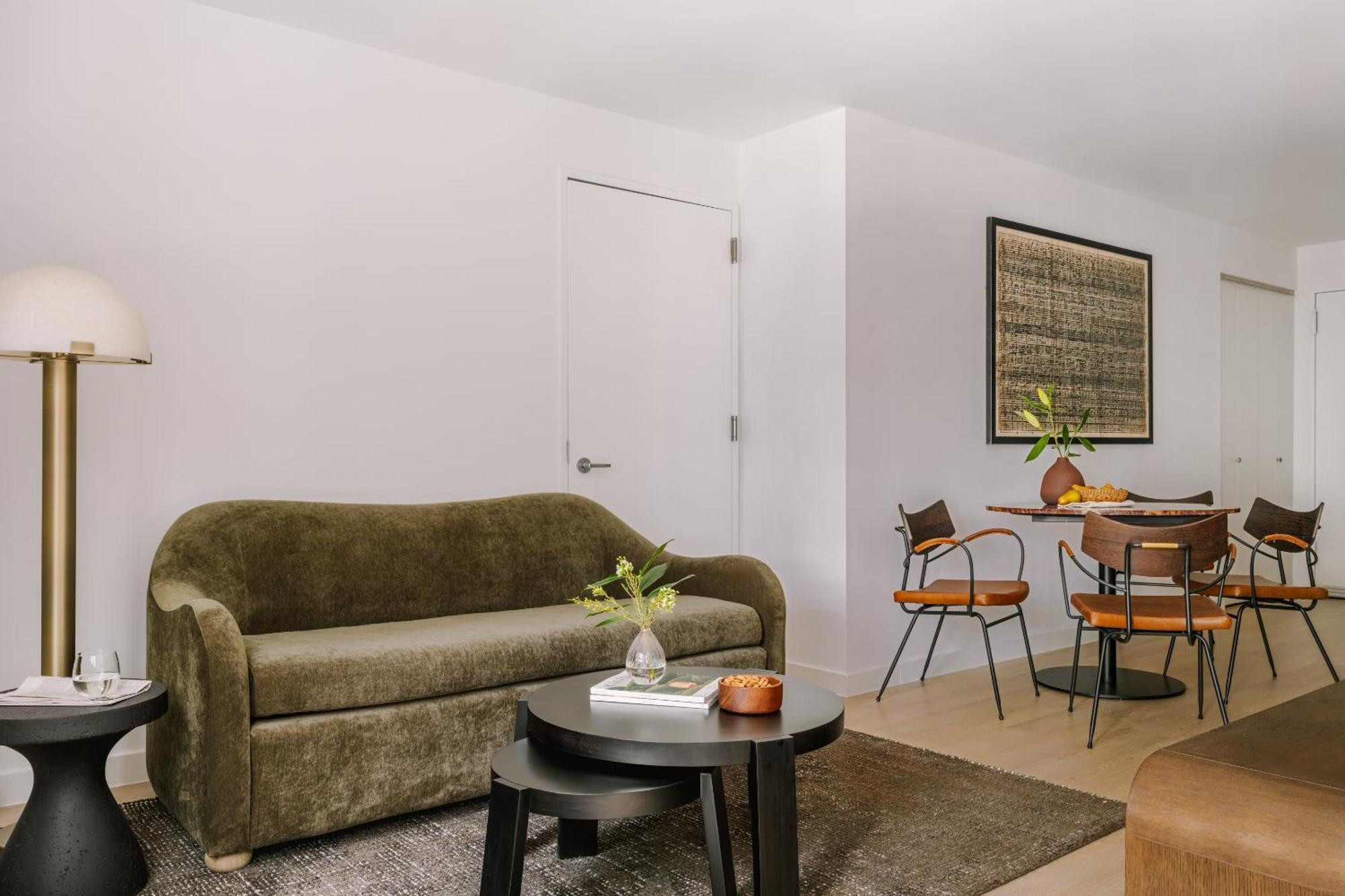One-Bedroom Apartment Queen Sofa Bed