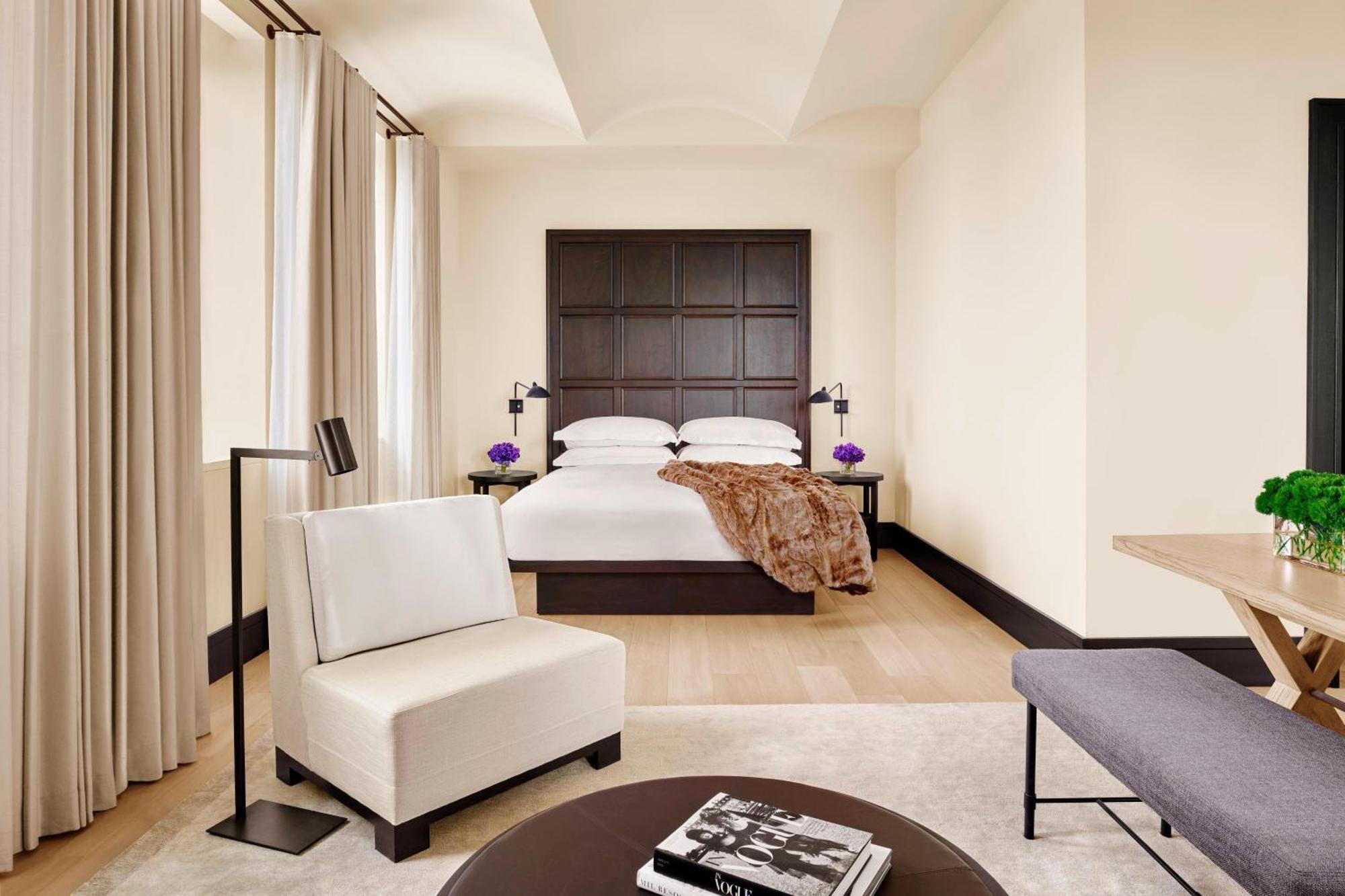 King Loft Suite with City View and Roll-in Shower - Mobility Accessible