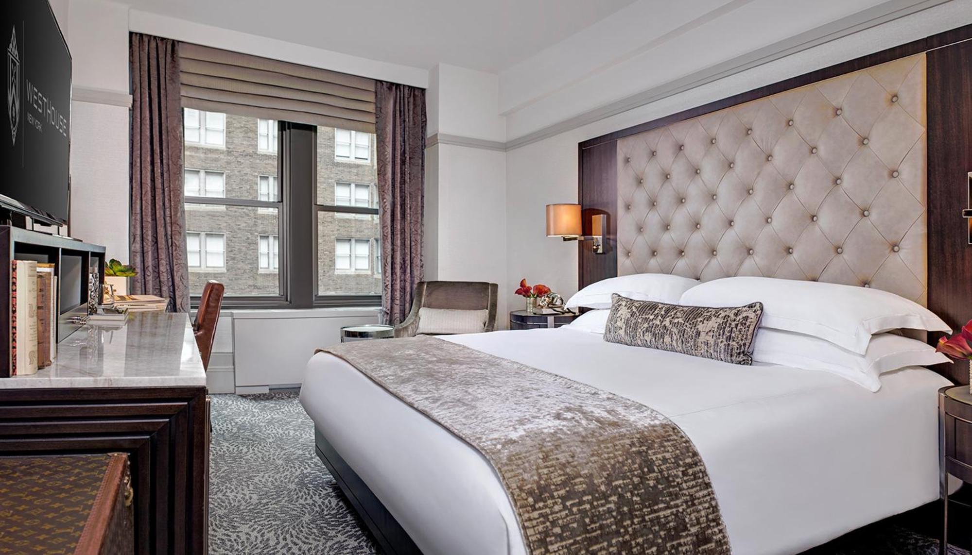 Deluxe Queen Room
