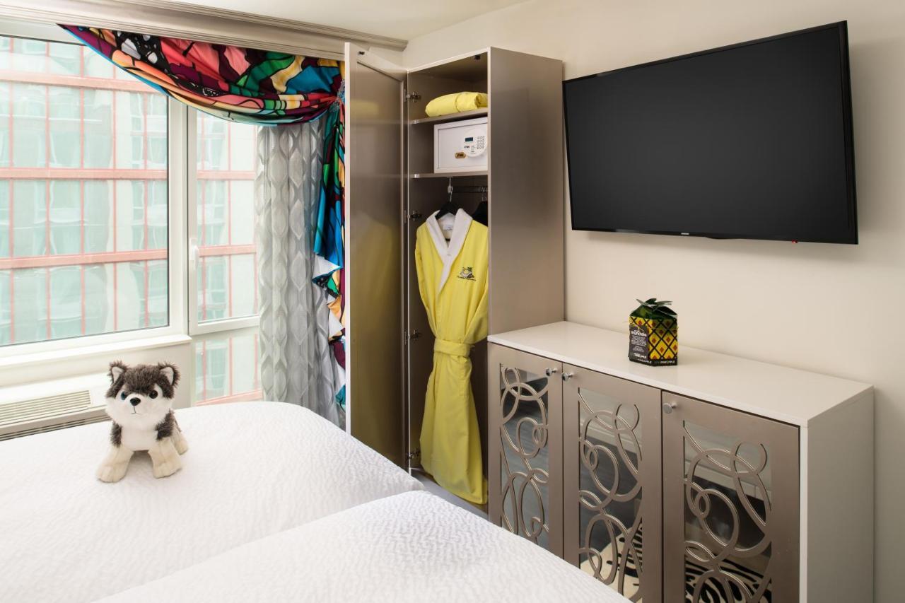 Glamour King Mobility Accessible w or Roll Shower