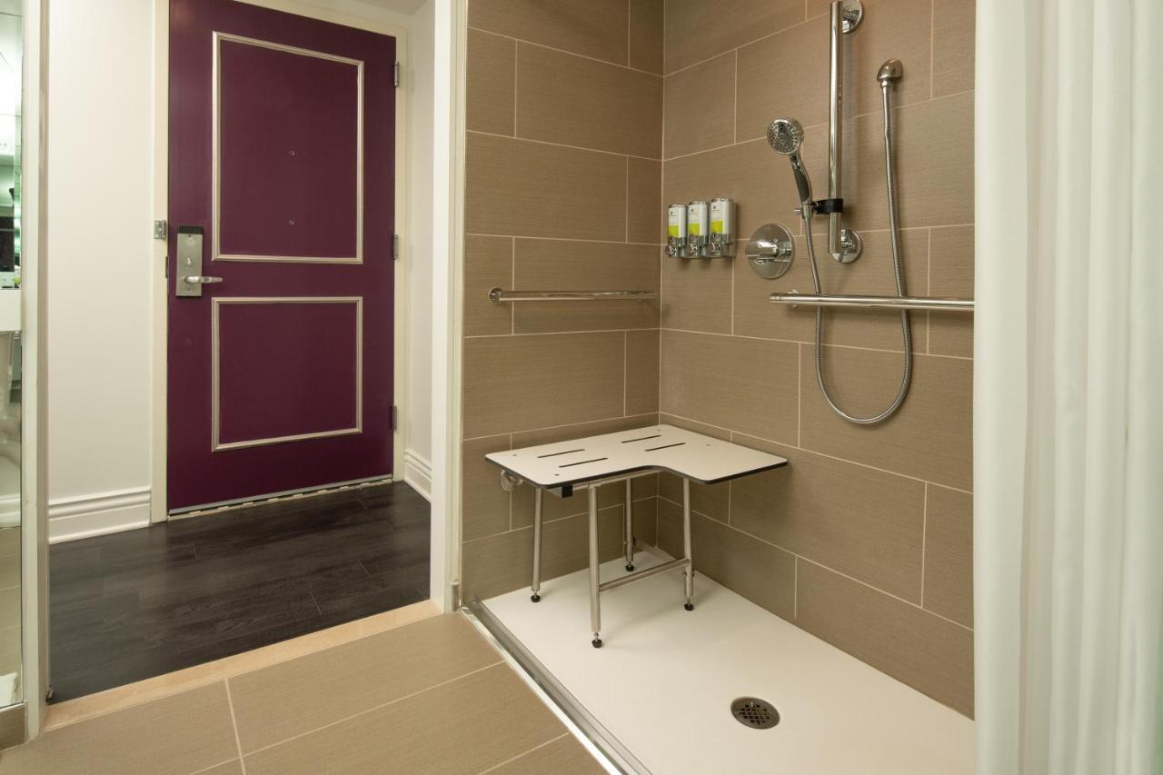 Glamour King Mobility Accessible w or Roll Shower
