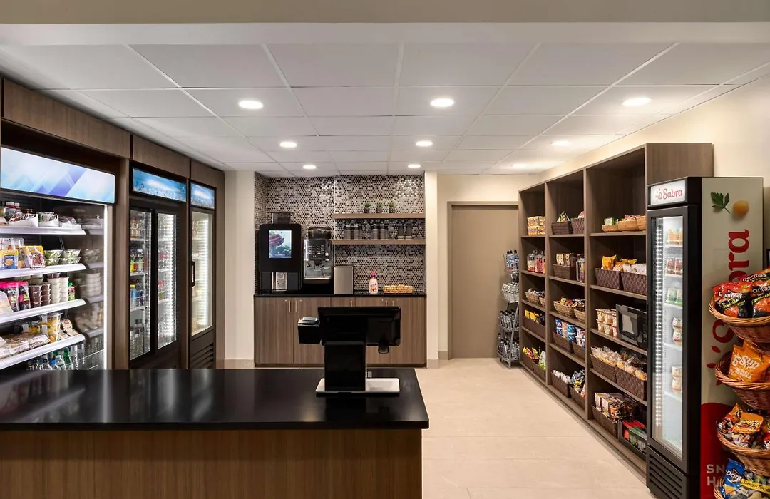 Doubletree By Hilton New York-Laguardia-1