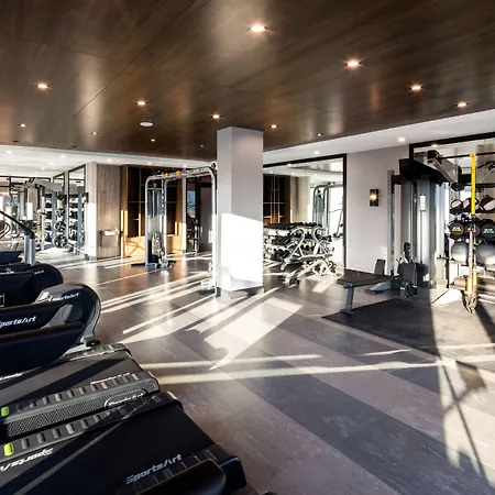 Global Luxury Suites At The Arches-2